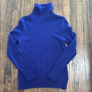 Women’s Royal Blue Cashmere Turtleneck Sweater, M